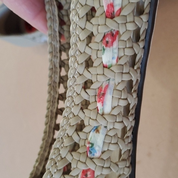 Restricted NWT tan Flats with bow Size 10 - Picture 6 of 9